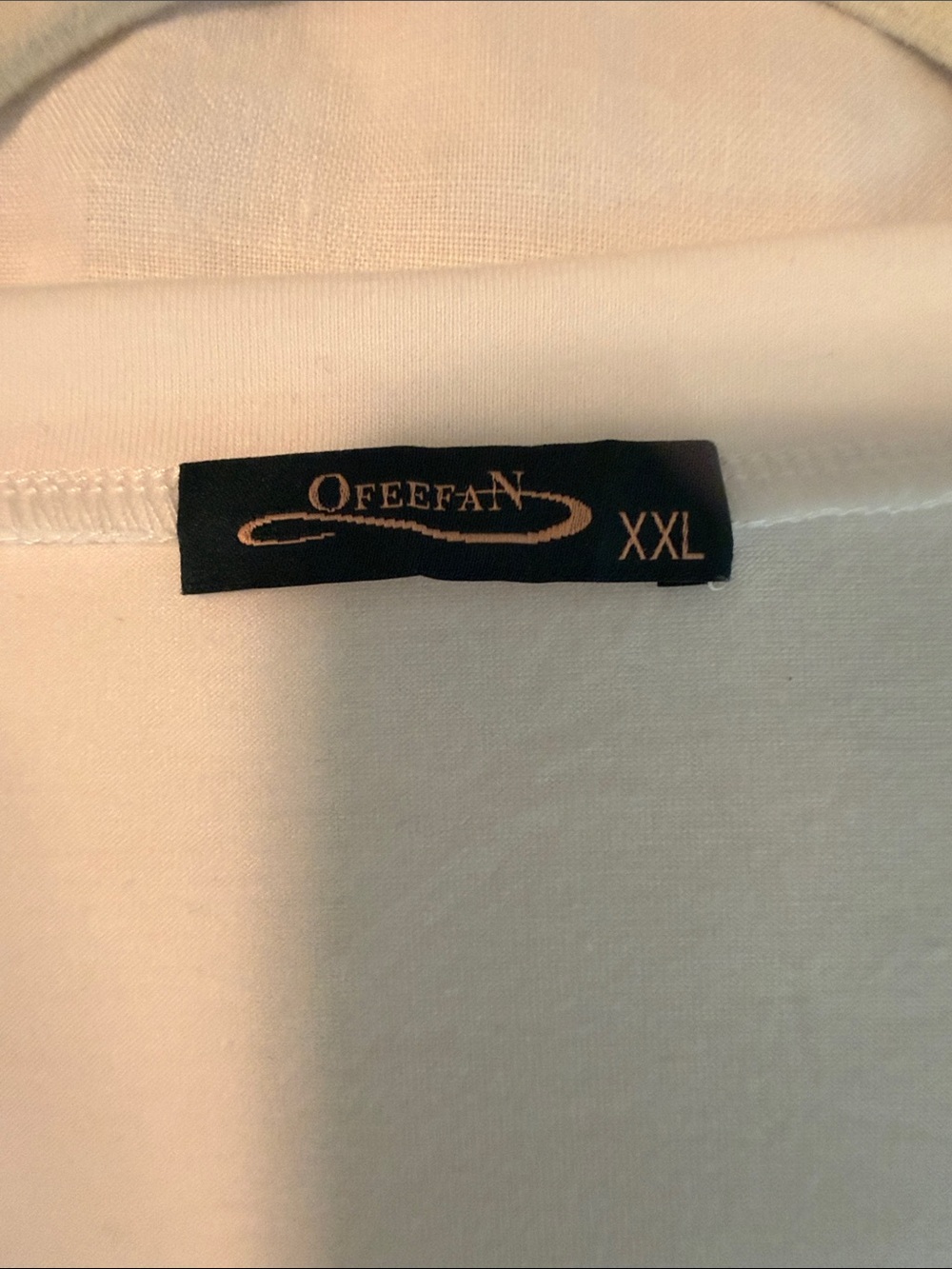 V-Neck Short Sleeve Top in White with Subtle Puff Sleeve - Picture 5 of 7